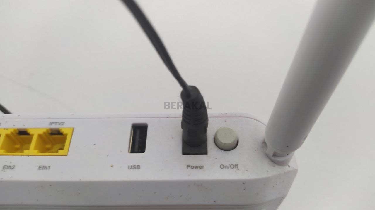 Tombol Power On Off Router Fiberhome