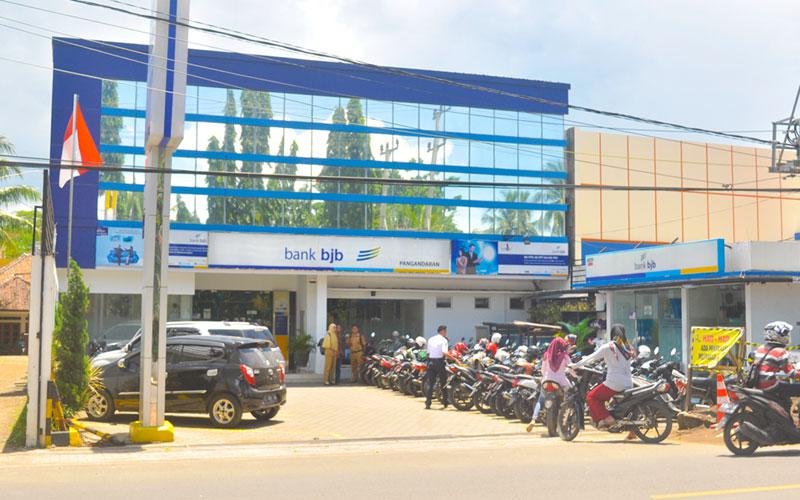 Datang ke Kantor Cabang